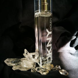 DKNY Women (Energizing Eau de Parfum) by DKNY / Donna Karan