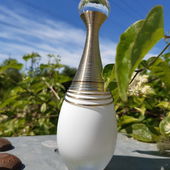 🌞💙🥰Sommer, Sonne und J'adore. Ein wunderschöner Flakon mit wunderfeinem Duft. Daaanke für Eure Besuche. Ich freue mich sehr. Lg🌞💙🥰 (von Kailani)