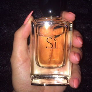 Sì (Eau de Parfum) by Giorgio Armani