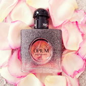 Lying on a bed of roses (by Morpheus1)