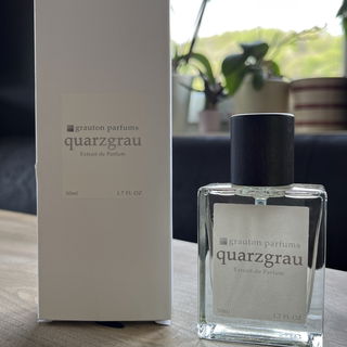 Quarzgrau - Grauton Parfums