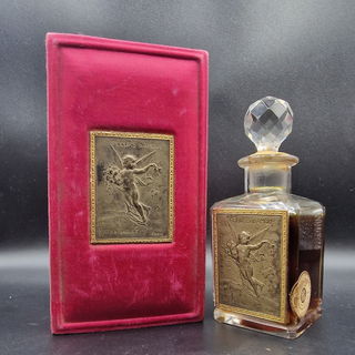 Fleurs d'Amour / Flowers of Love (Extrait) - Roger & Gallet