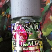 Mit Kandinsky im Hintergrund vergesse ich fast, dass die Blumen auf dem Flakon real sind... (by Gold)