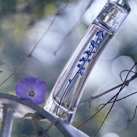 vielen lieben Dank für´s Kenzo Flower Ikebana Indigo schauen ♥