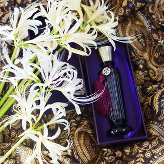 Mohur (Extrait de Parfum) von Neela Vermeire Créations