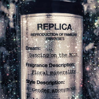 Dancing on the Moon von Maison Margiela