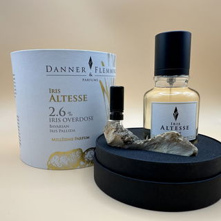 Iris Altesse von Danner & Flemming