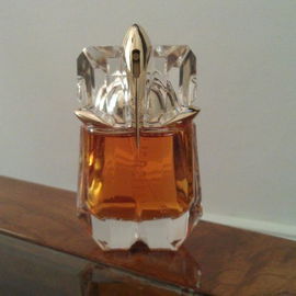 Aoud Red Flowers - Montale