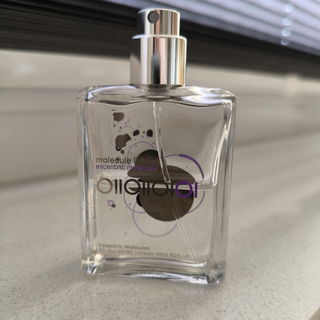 Molecule 01 by Escentric Molecules