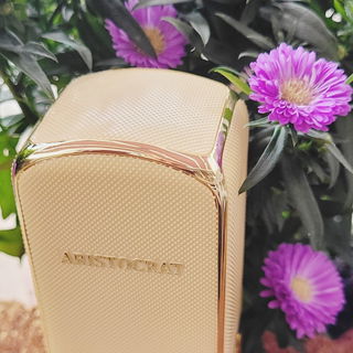 Aristocrat Coral von Ajmal