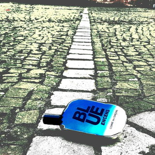 Kirchenruine im Januar.