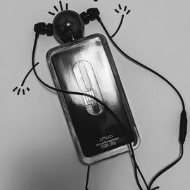 Friday evening 9pm... Party time! 🎶🎵🎧😊