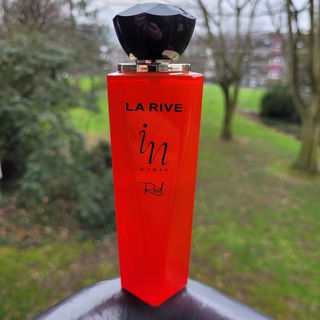 In Woman Red - La Rive