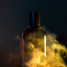 For this Fragrance Friday, a cheap but great frag from zara - The Gourmand Leather N°0059. Lovely sweet leathery goodness... And it's somehow suspiciously similar to the Ultra Male by JPG. Oh and the performance is great, as well as the price. Ig:kolinmarchand