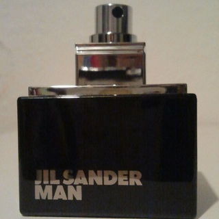 einer der ganz wenigen designer mainstreamer, den ich sehr mag...