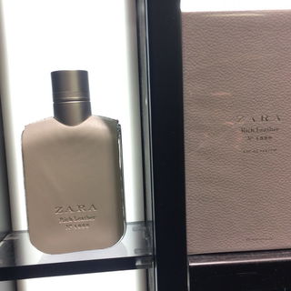 Rich Leather N° 1555 von Zara