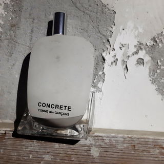 Concrete von Comme des Garçons