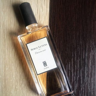 Datura noir (Eau de Parfum) von Serge Lutens