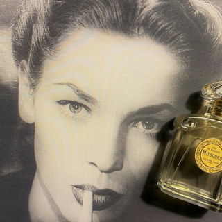 An alle, bei denen ich mich nicht persönlich bedankt habe: ich hab mich sehr über euren Besuch und die lieben Worte gefreut...und besonders schön, dass so viele von euch noch die schöne Lauren Bacall erkennen, danke!!