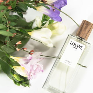 001 Woman (Eau de Toilette) von Loewe