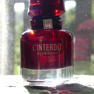 L'Interdit (Eau de Parfum Rouge) von Givenchy