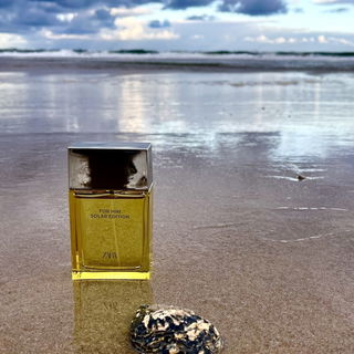 Früh am Morgen nimmt sich die Sonne noch ein wenig Zeit. Ebbe liegt über dem Strand und Solar Ed teilt sein Plätzchen mit einer Auster (oder einem Teil davon). Euch allen ein wunderschönes Wochenende! Liebe Grüße 🙏🥰💛“