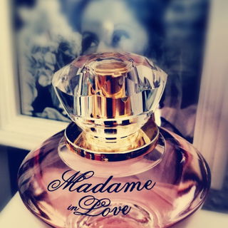 Madame in Love - La Rive