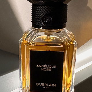 Angélique Noire von Guerlain