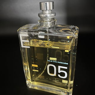 Escentric 05 by Escentric Molecules