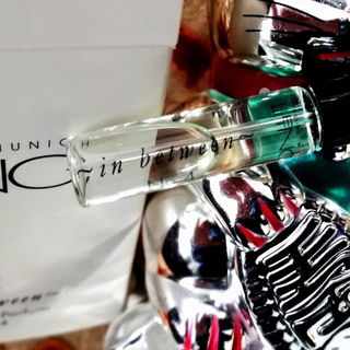 No 4 - In Between (Extrait de Parfum) - Lengling