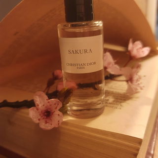 Sakura von Dior