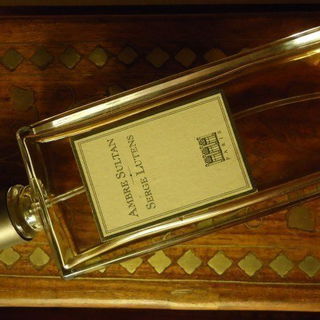 Ambre sultan (Eau de Parfum) by Serge Lutens
