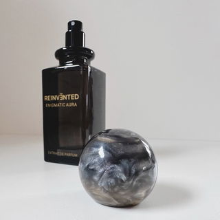 Enigmatic Aura von Reinvēnted