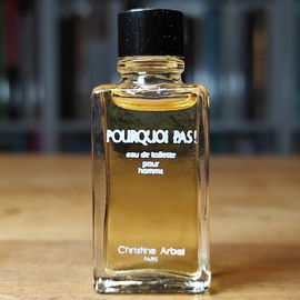 Miniatur 5 ml. Die Schrift ist schon auf dem Flakon unscharf gedruckt ;)