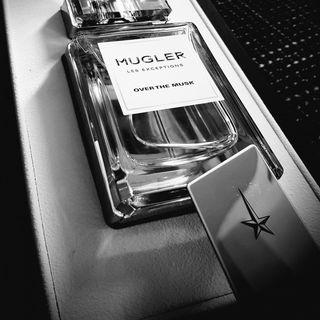 Over the Musk von Mugler