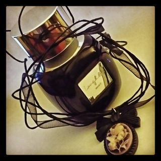 Laughter Nuit von Space.NK