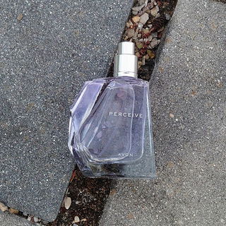 Perceive (Eau de Parfum) - Avon ... Fundstück der Woche auf unserem Firmenparkplatz, siehe auch mein Blog