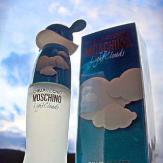 Cheap and Chic - Light Clouds von Moschino