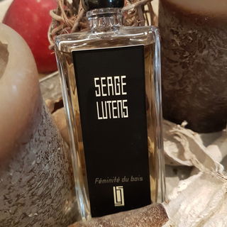 Féminité du bois by Serge Lutens