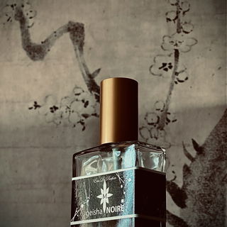 Geisha Noire (Eau de Parfum) von aroma M