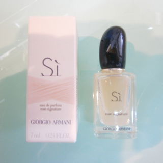 Sì (Eau de Parfum Rose Signature) von Giorgio Armani