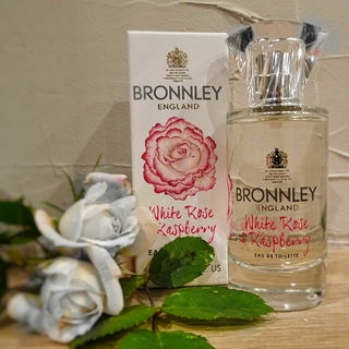 White Rose & Raspberry von Bronnley