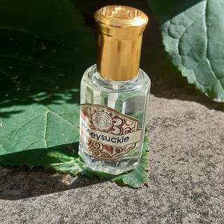 🌞🌸💙🥰 Zauberhafter Honeysuckle: Ein wunderbarer Duft für einen heißen Tag im Sommer. Vielen lieben Dank für Euren Besuch bei dem hübschen Honeysuckle und mir. Ich wünsche Euch ein erholsames und schönes Wochenende mit duftigen Abkühlungen. Alles Gute und liebe Grüße wünscht Euch Kailani🥰💙🌸🌞