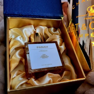 Pink Marc de Champagne Truffle / Pink Champagne Truffle von Panah