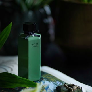 Emerald Gardenia ( ohne Gardenia;)