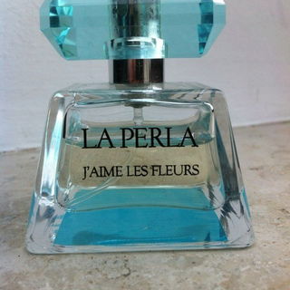 J'Aime les Fleurs - La Perla