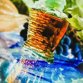 das 'lichte Nachtwesen' freut sich auf/über Eure Besuche und Kommentare 🌹💚💙