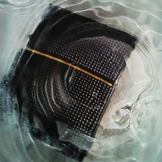 Nirvana Black (Eau de Parfum) by Elizabeth and James