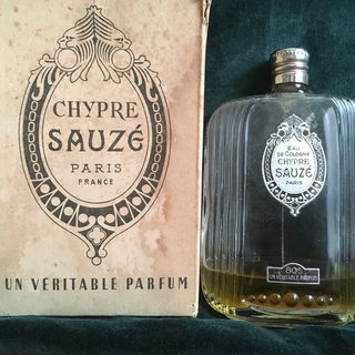 Friedensware mit Metallkappe.. und der Aufschrift: das einzig wahre Parfum