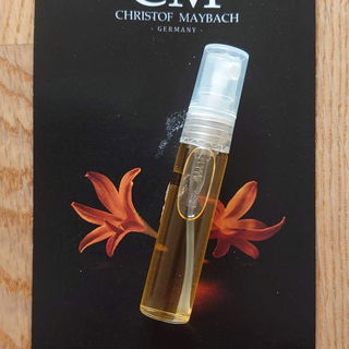 4 Seasons Orange - Christof Maybach - Liebevoll mit einem Gummiklebepunkt aufgeklebtes unbeschriftetes Teströhrchen